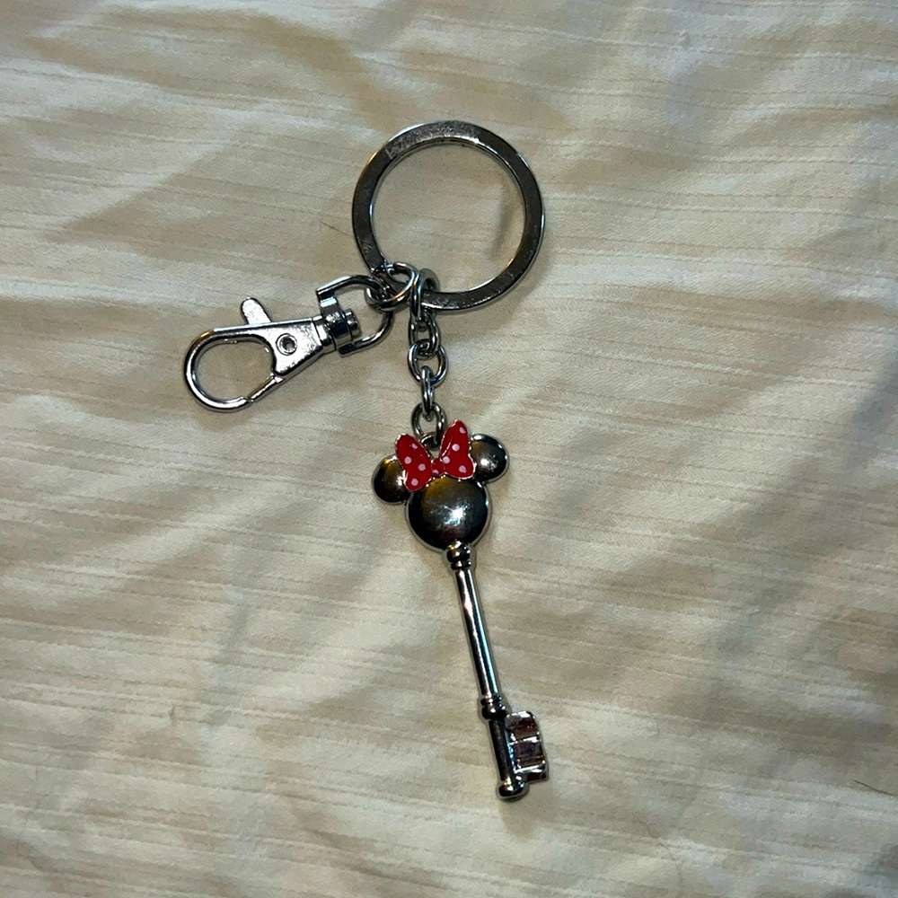 Disney Minnie Mouse Key Keychain, Silver